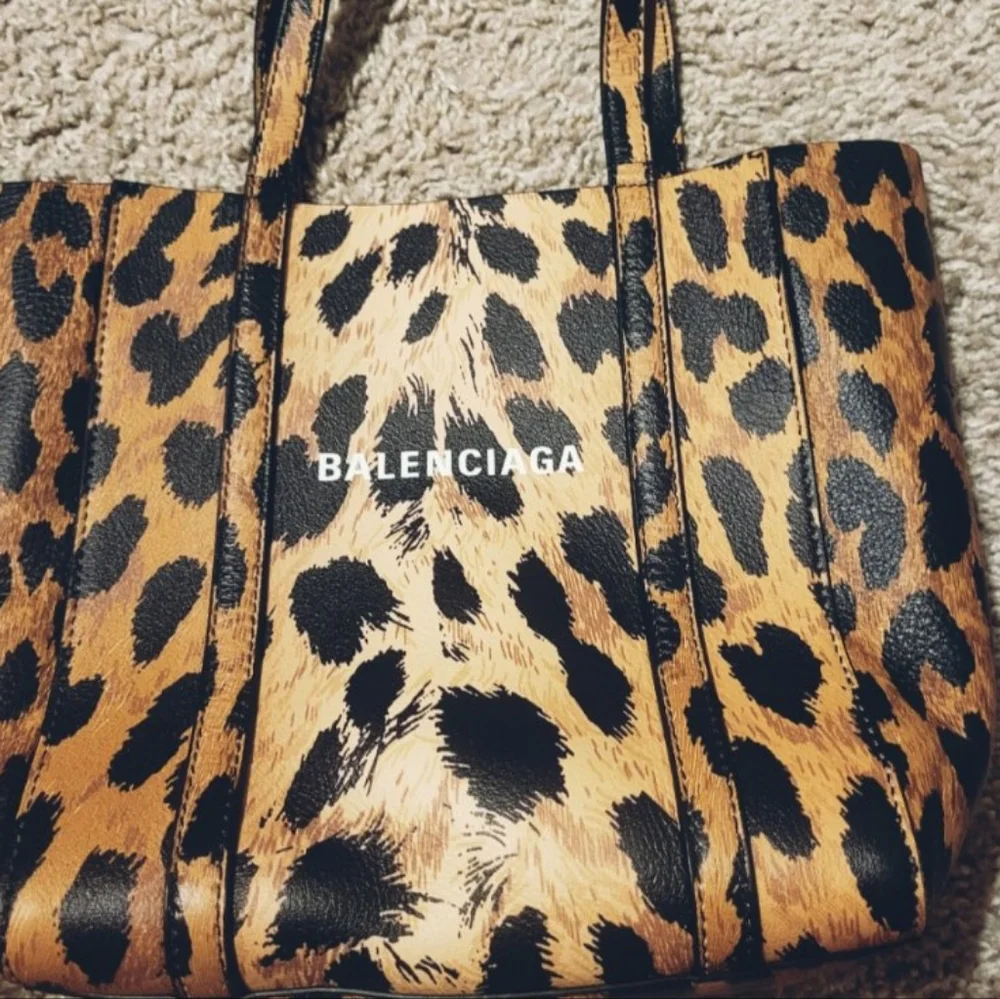 Balenciaga leapard print small bag - Picture 2 of 4